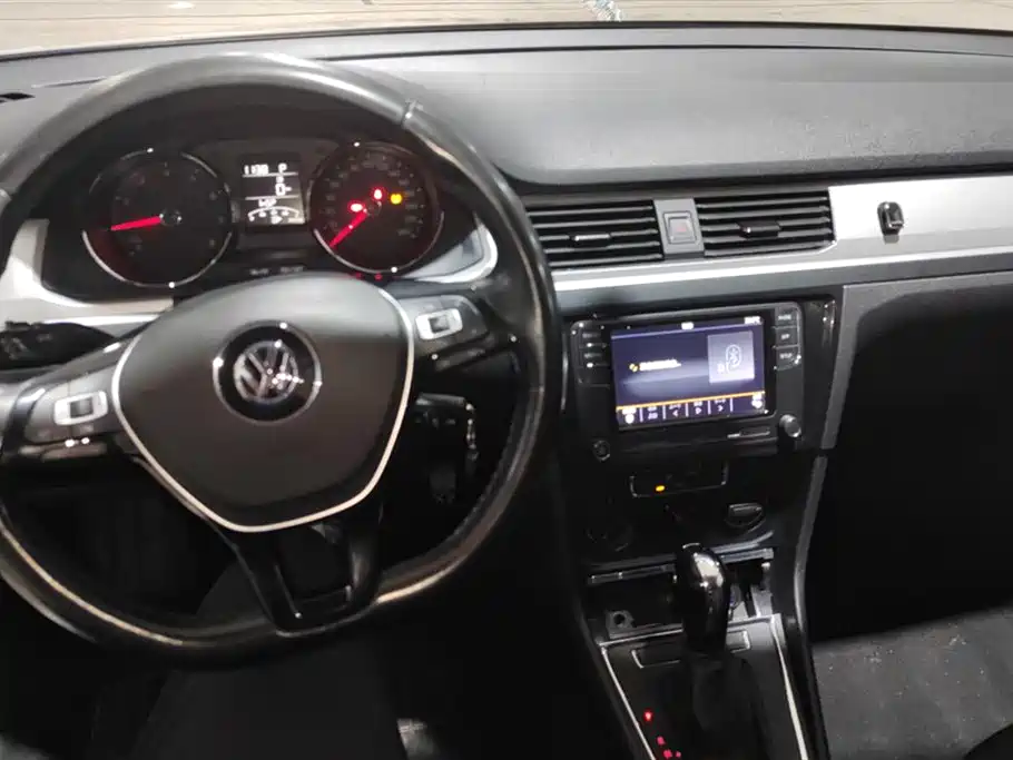 Volkswagen C-TREK Wei Collar