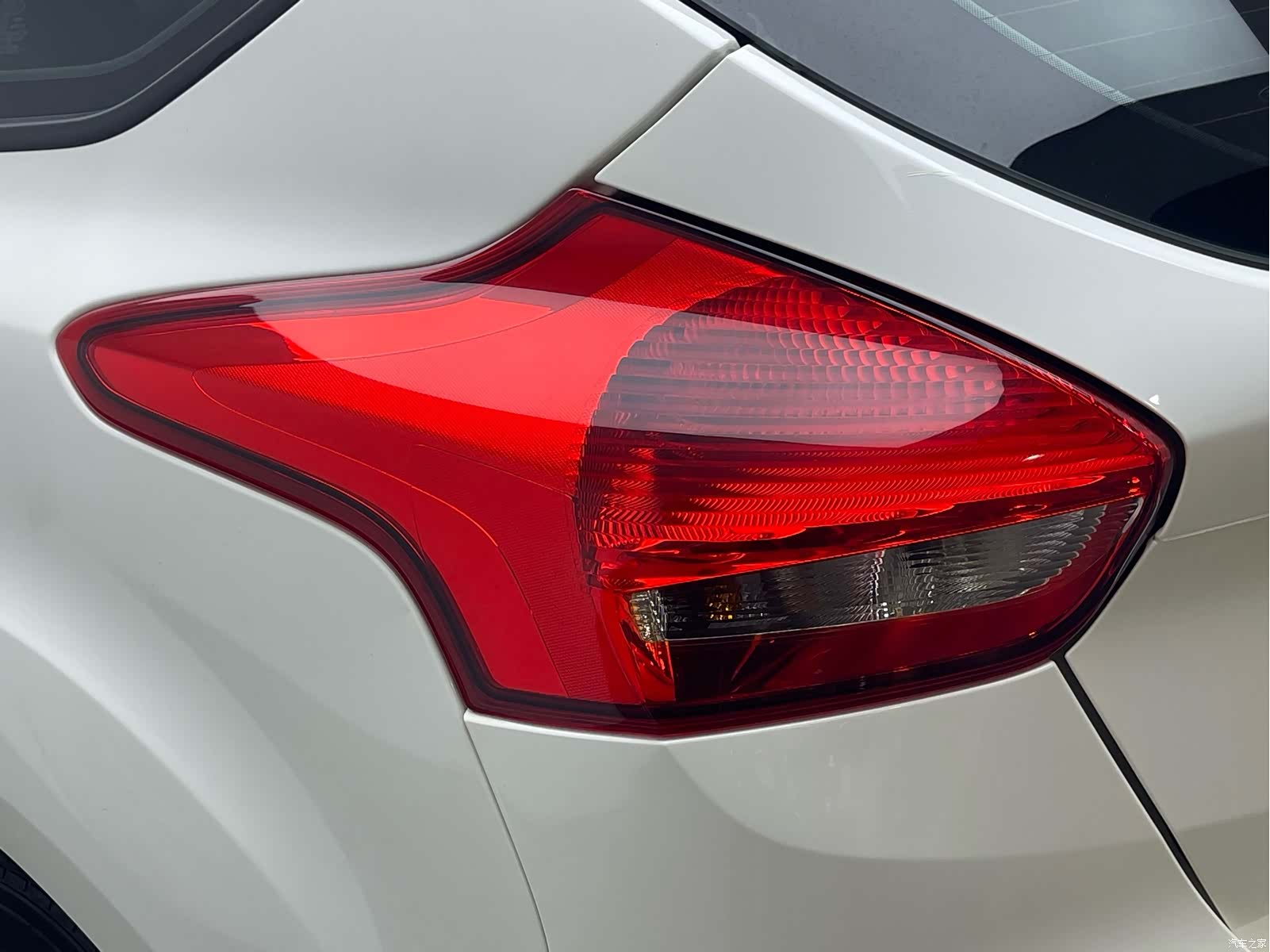 Ford Focus, 2018 12