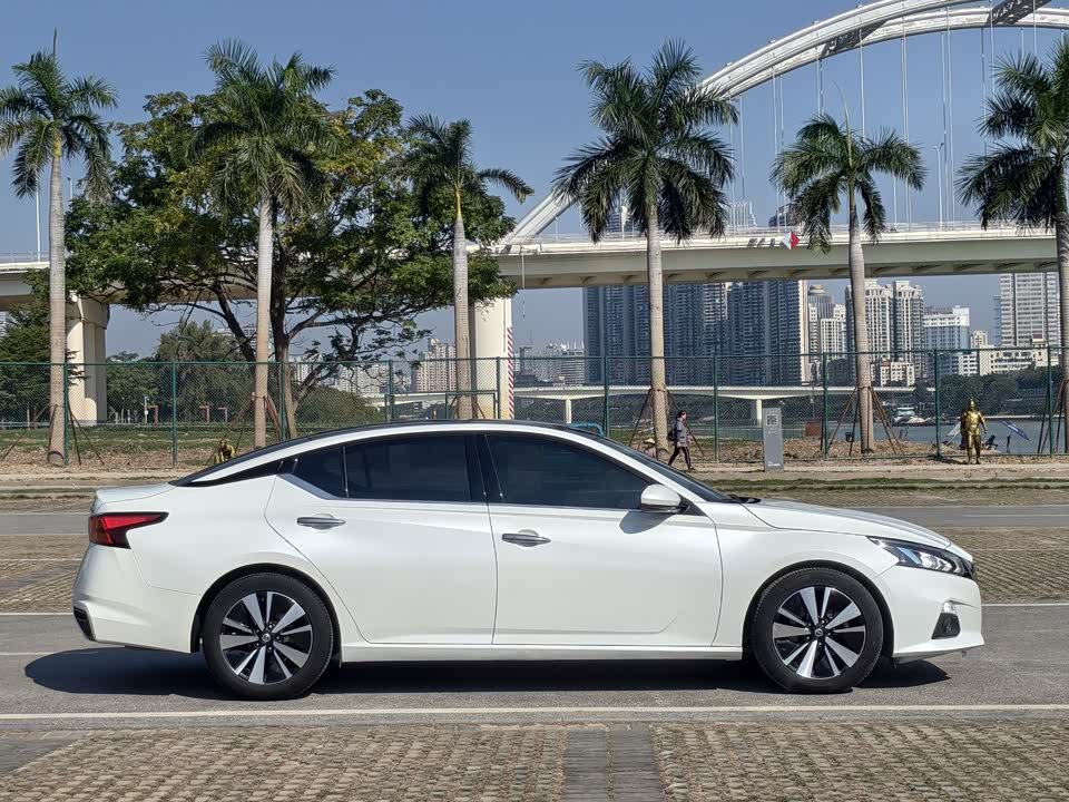 Nissan Teana