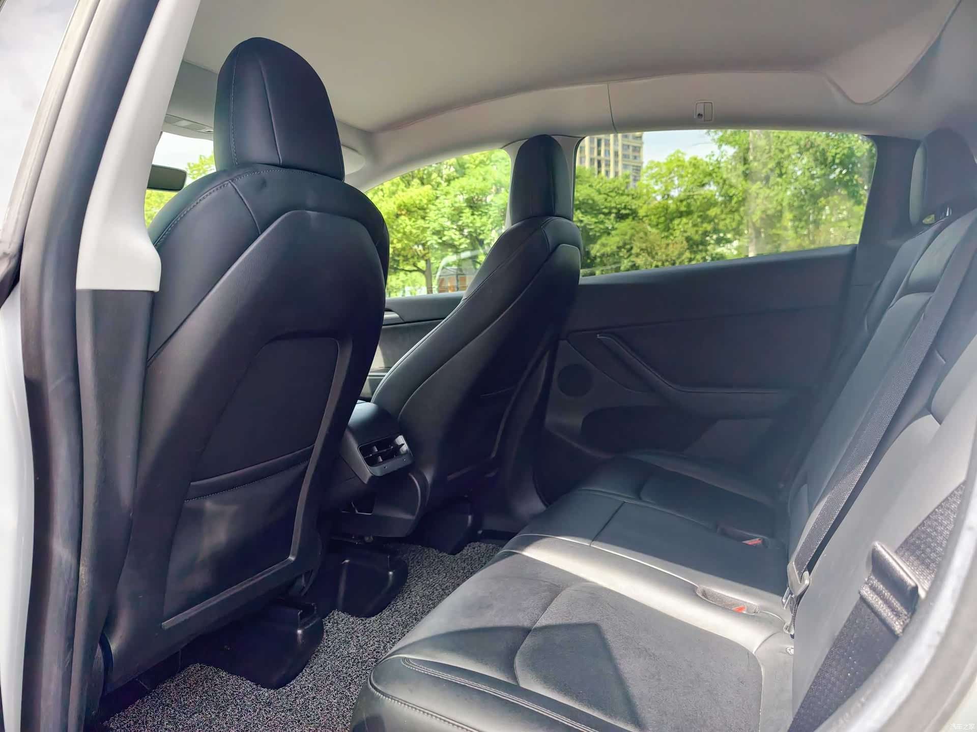 Tesla Model Y, 2022 9