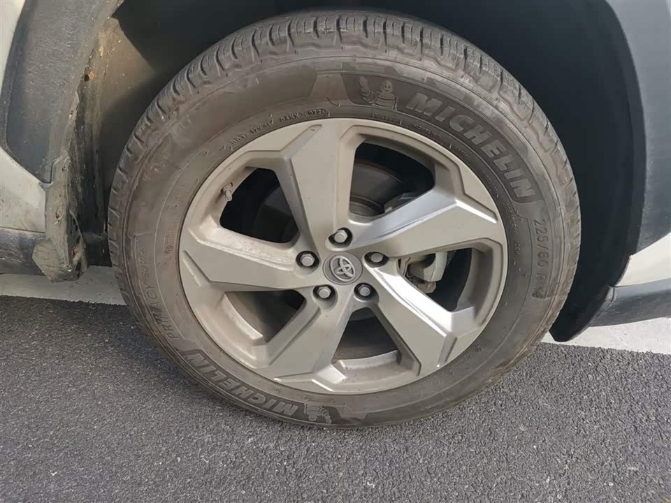 Toyota RAV4 Rongfang