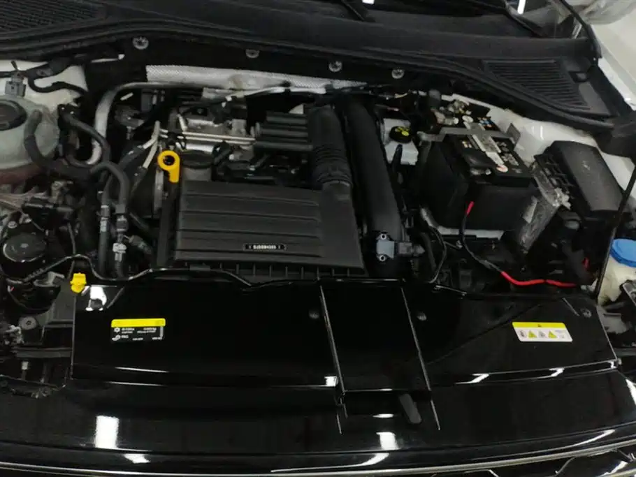 Volkswagen T-ROC exploring Songs