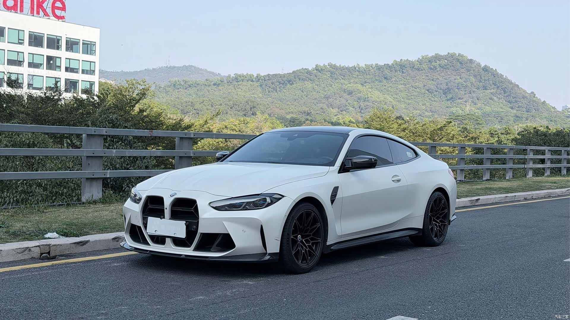 BMW M4, 2023 1