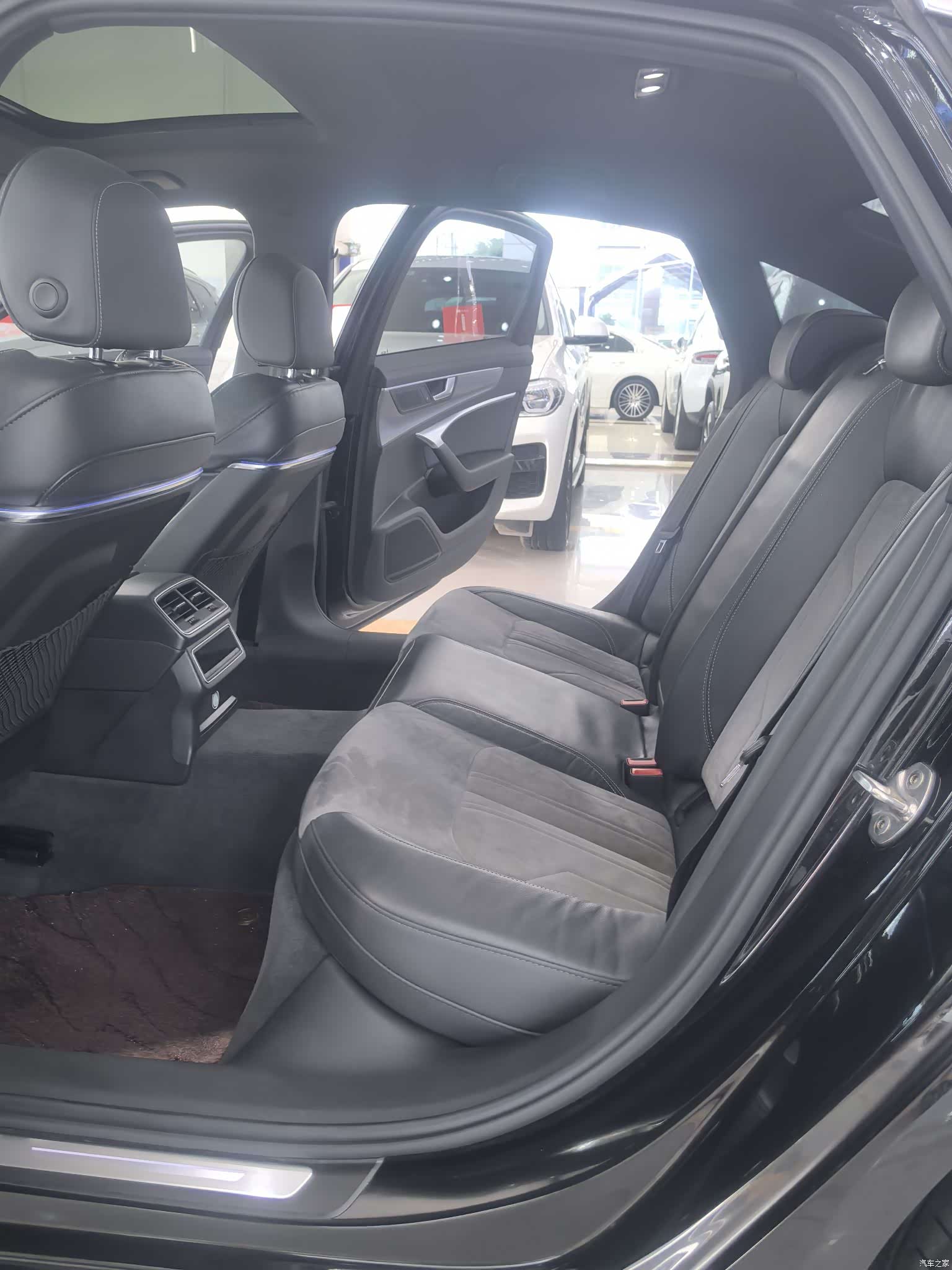 Audi A6L, 2022 11