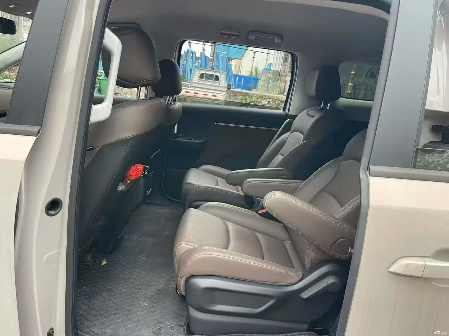 Wuling 730, 2025 6