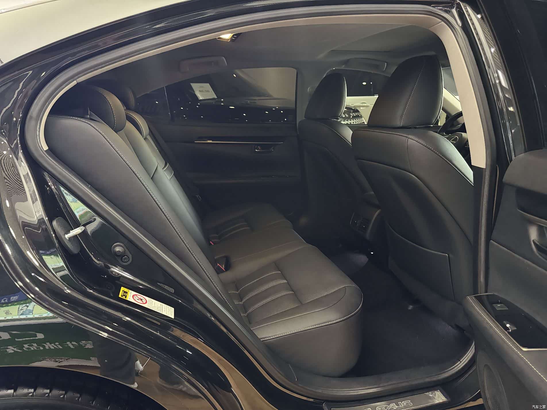 Lexus ES, 2018 9