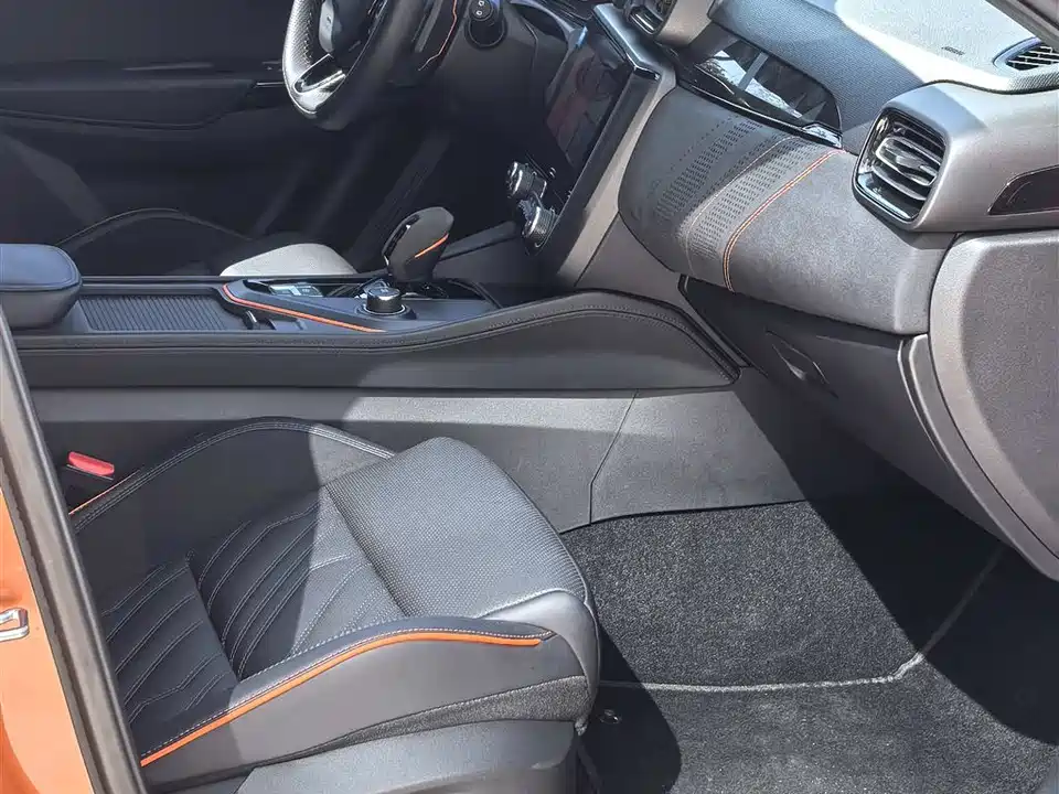 Lynk & Co 02 Hatchback