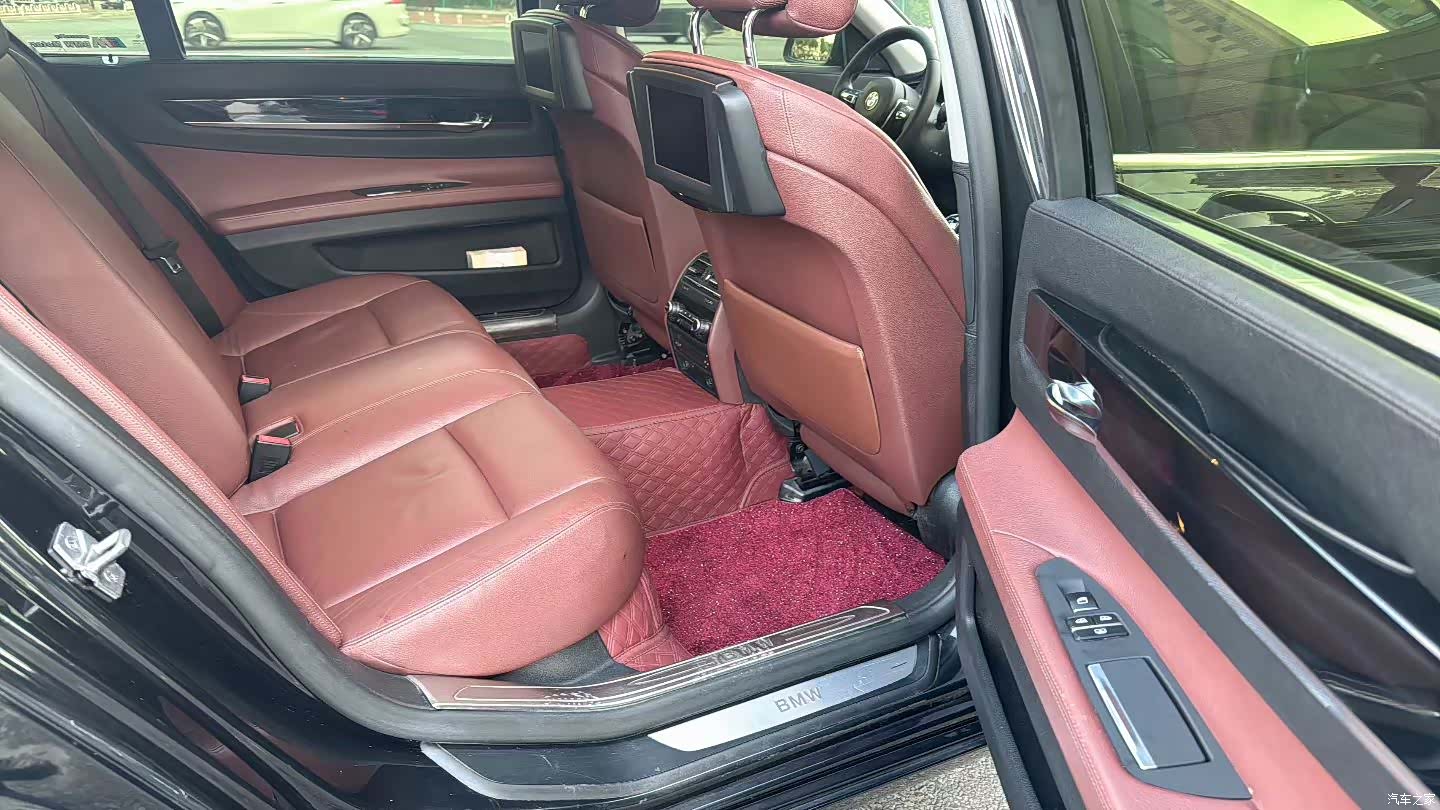 BMW 7 Series, 2012 все фото