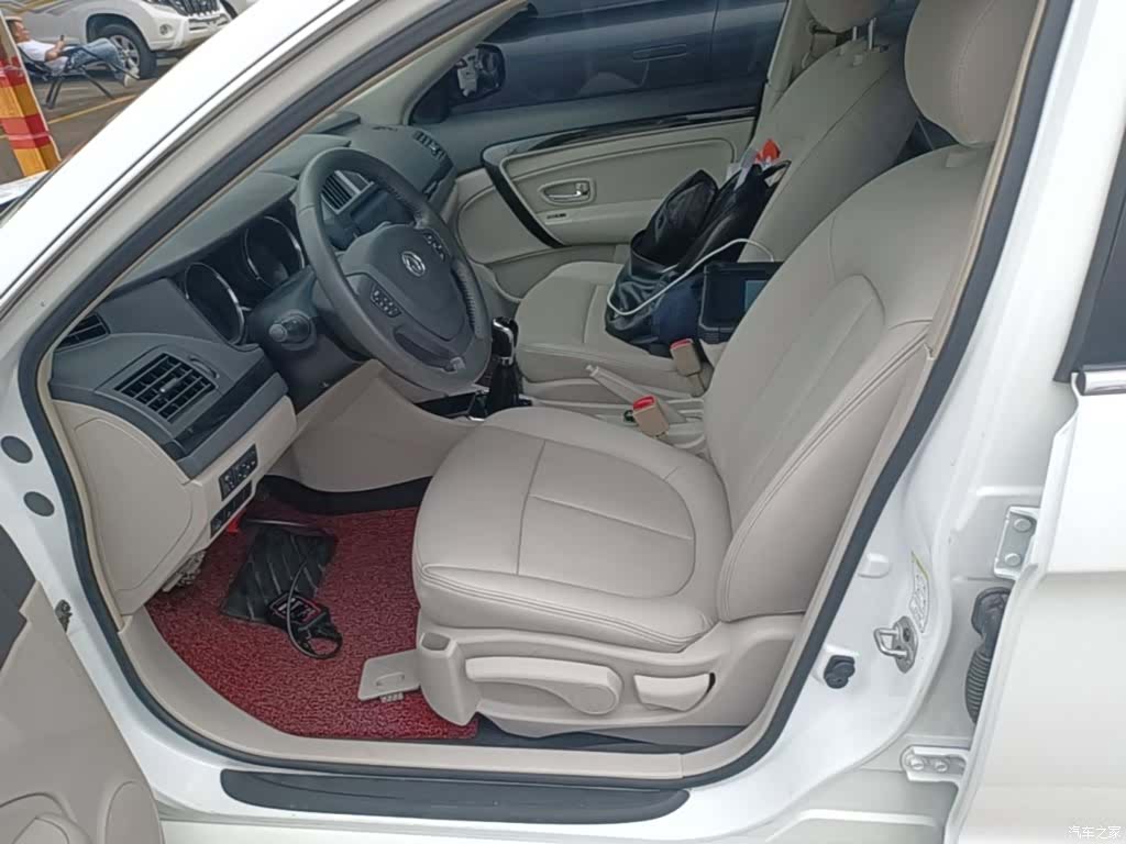 DongFeng A60, 2016 15