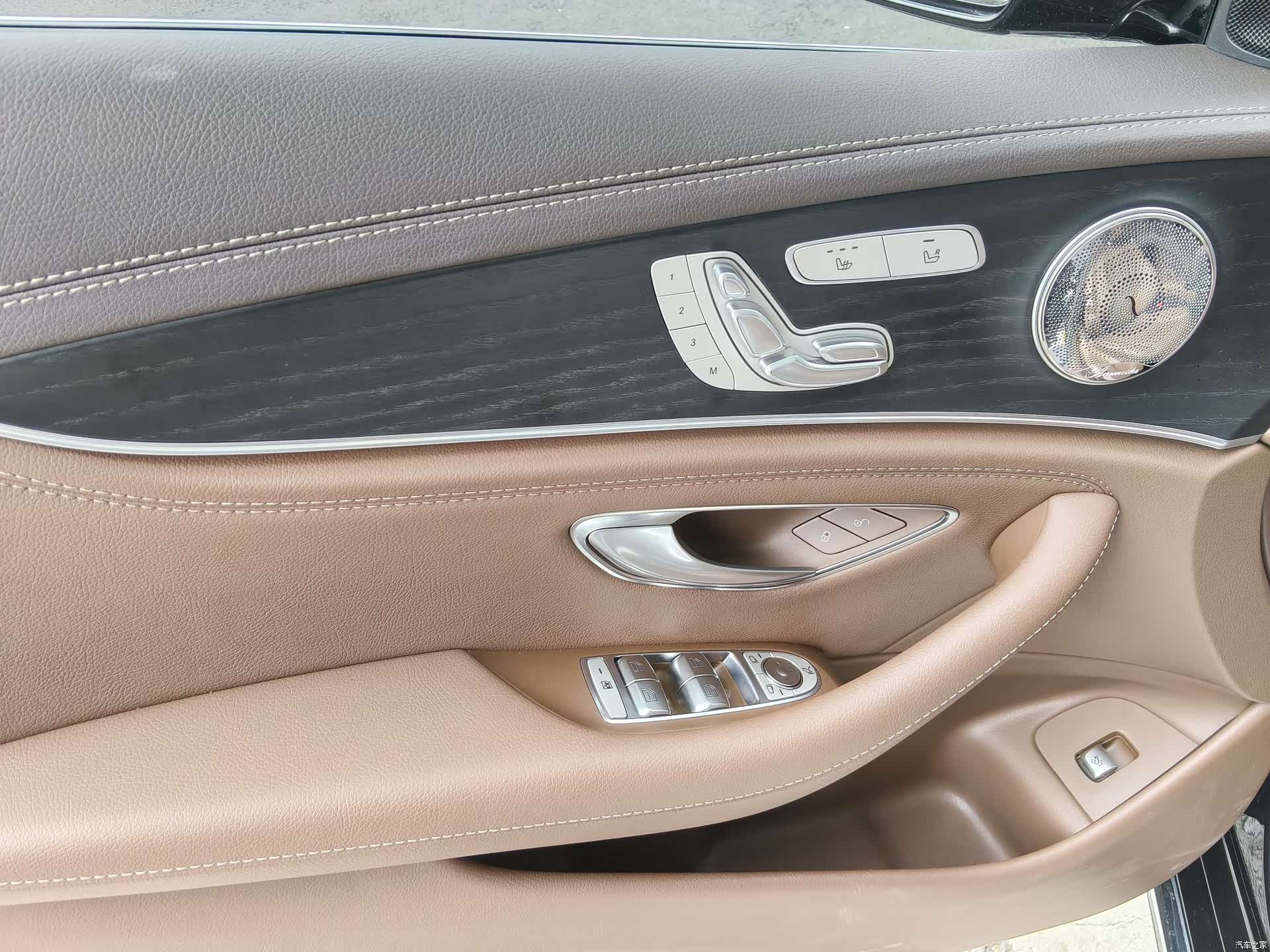 Mercedes-Benz E-Class, 2023 12