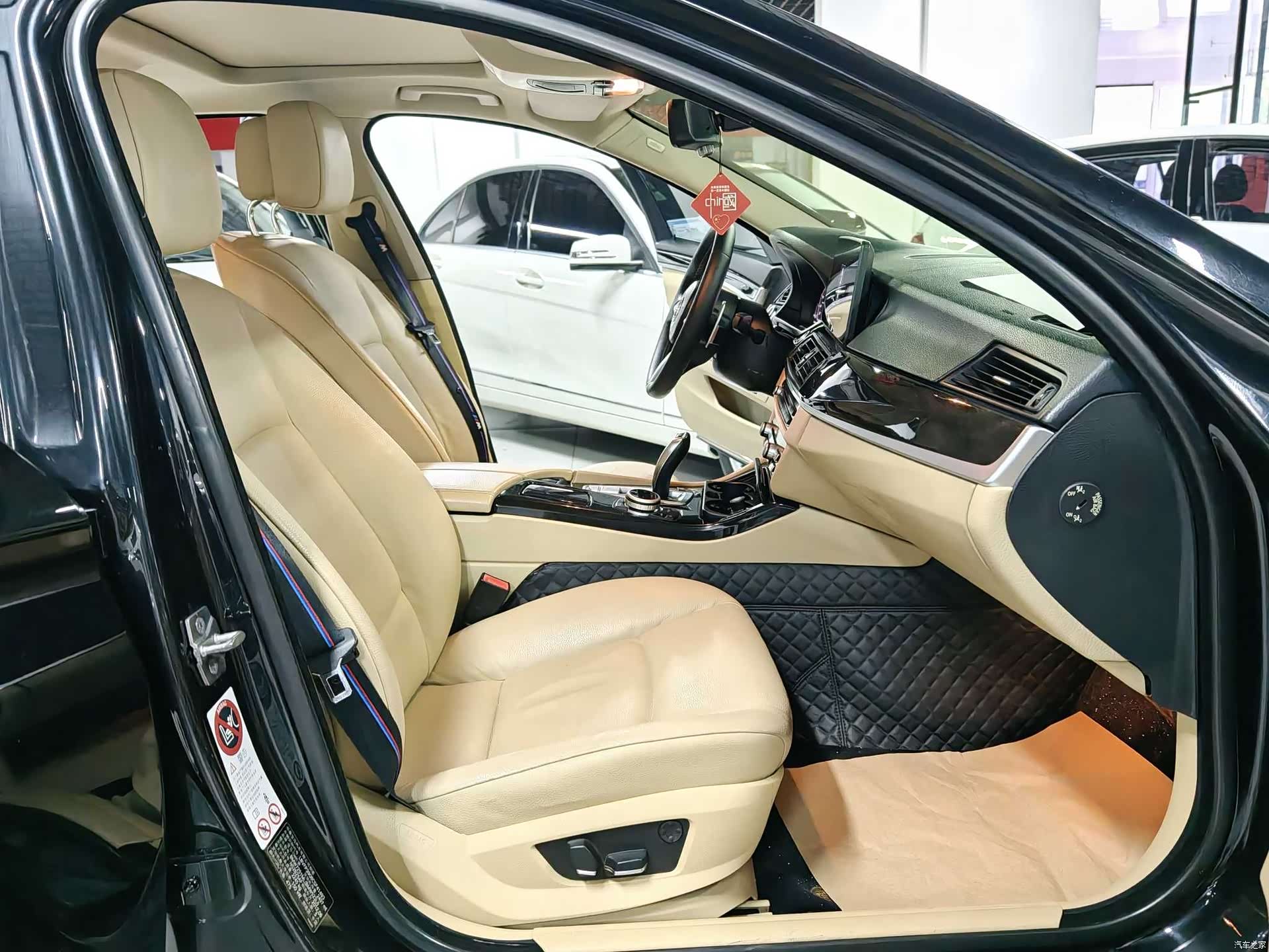 BMW 5 Series, 2012 8