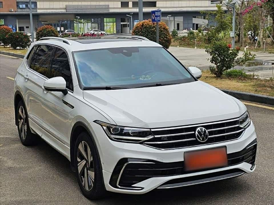 Volkswagen Tiguan L