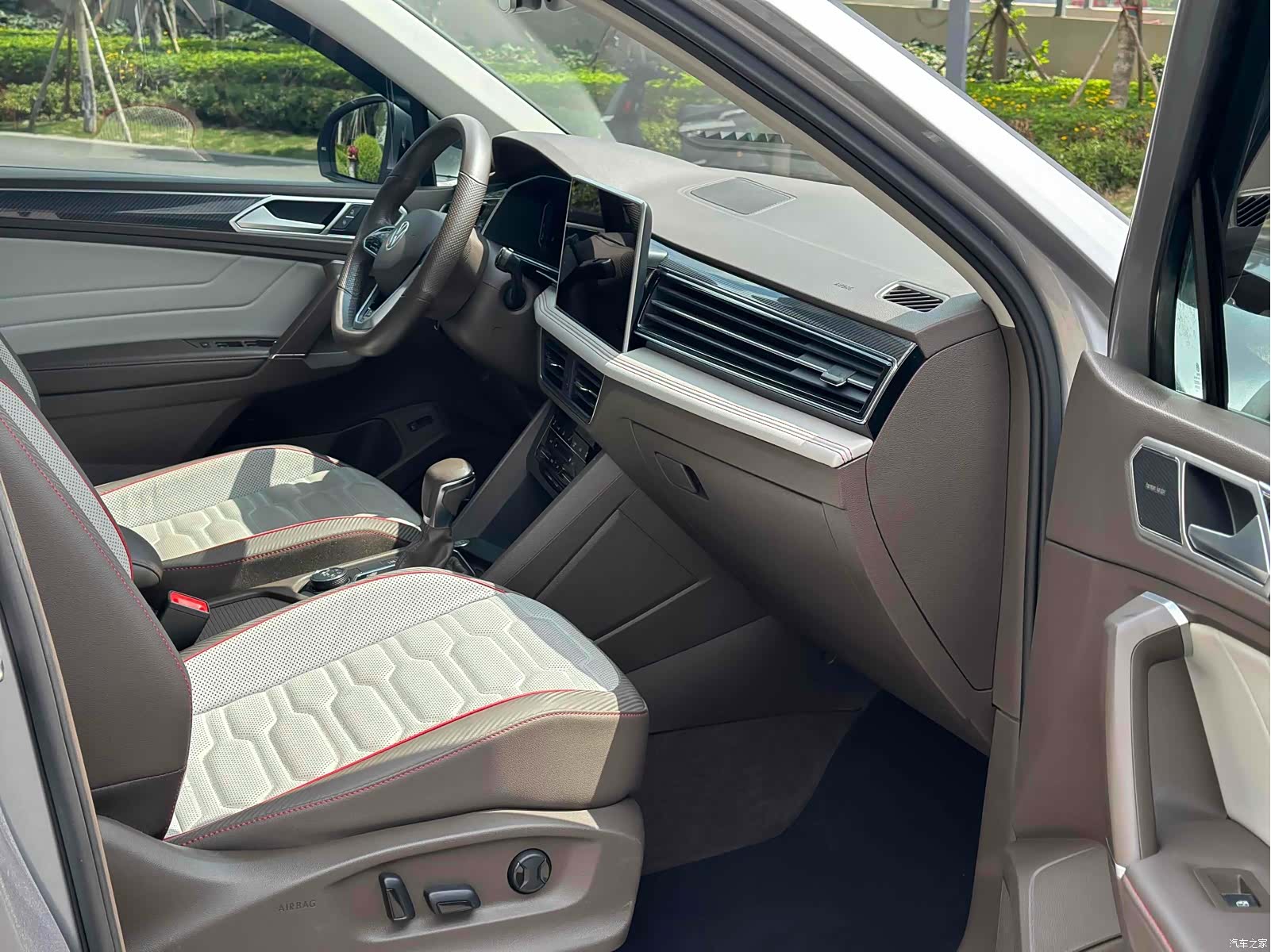 Volkswagen Tiguan L, 2021 8