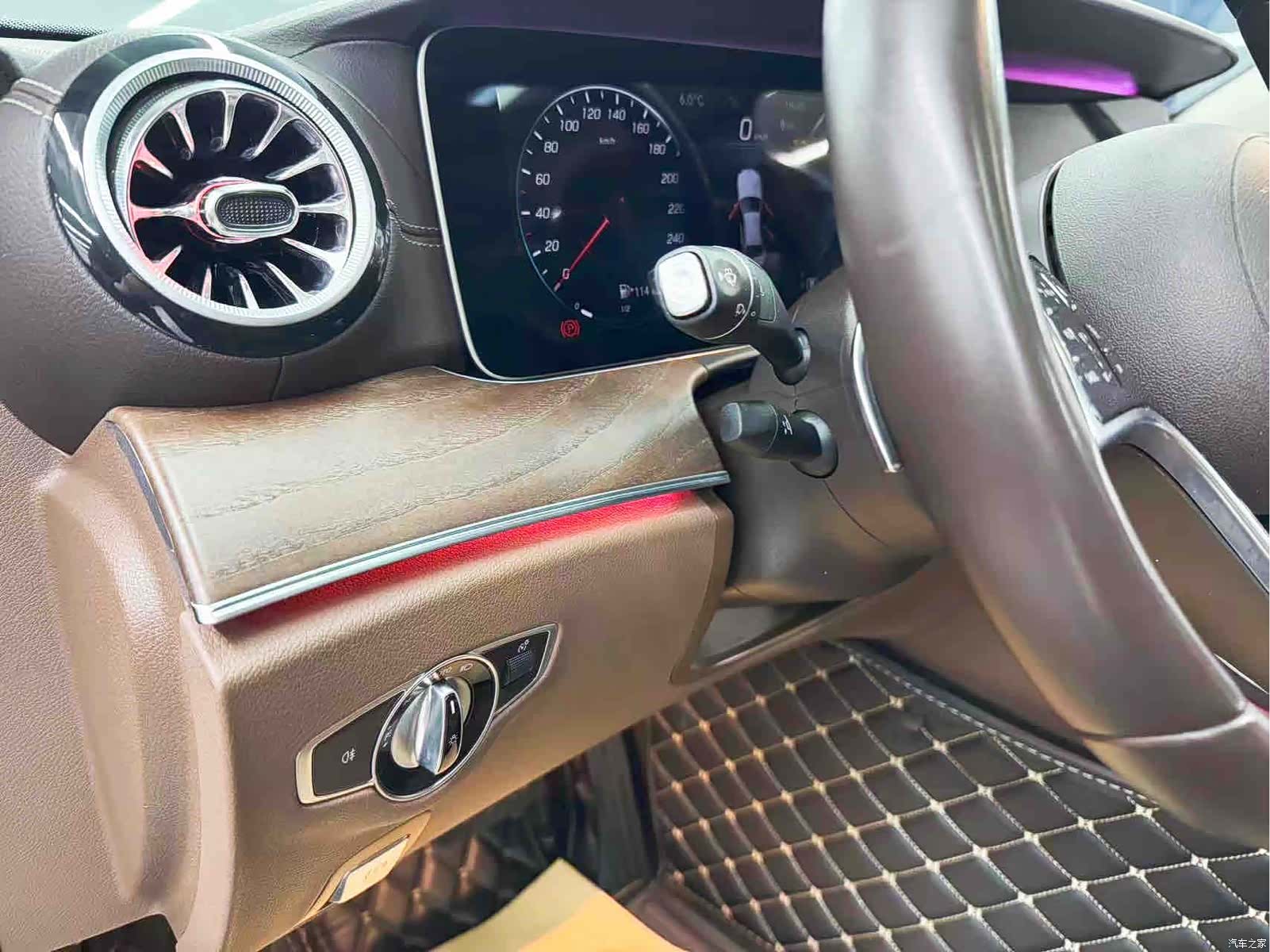 Mercedes-Benz E-Class, 2023 10