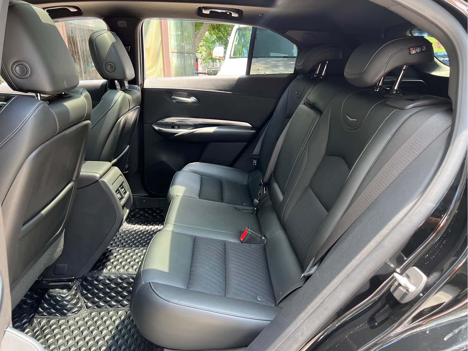 Cadillac XT4, 2019 10