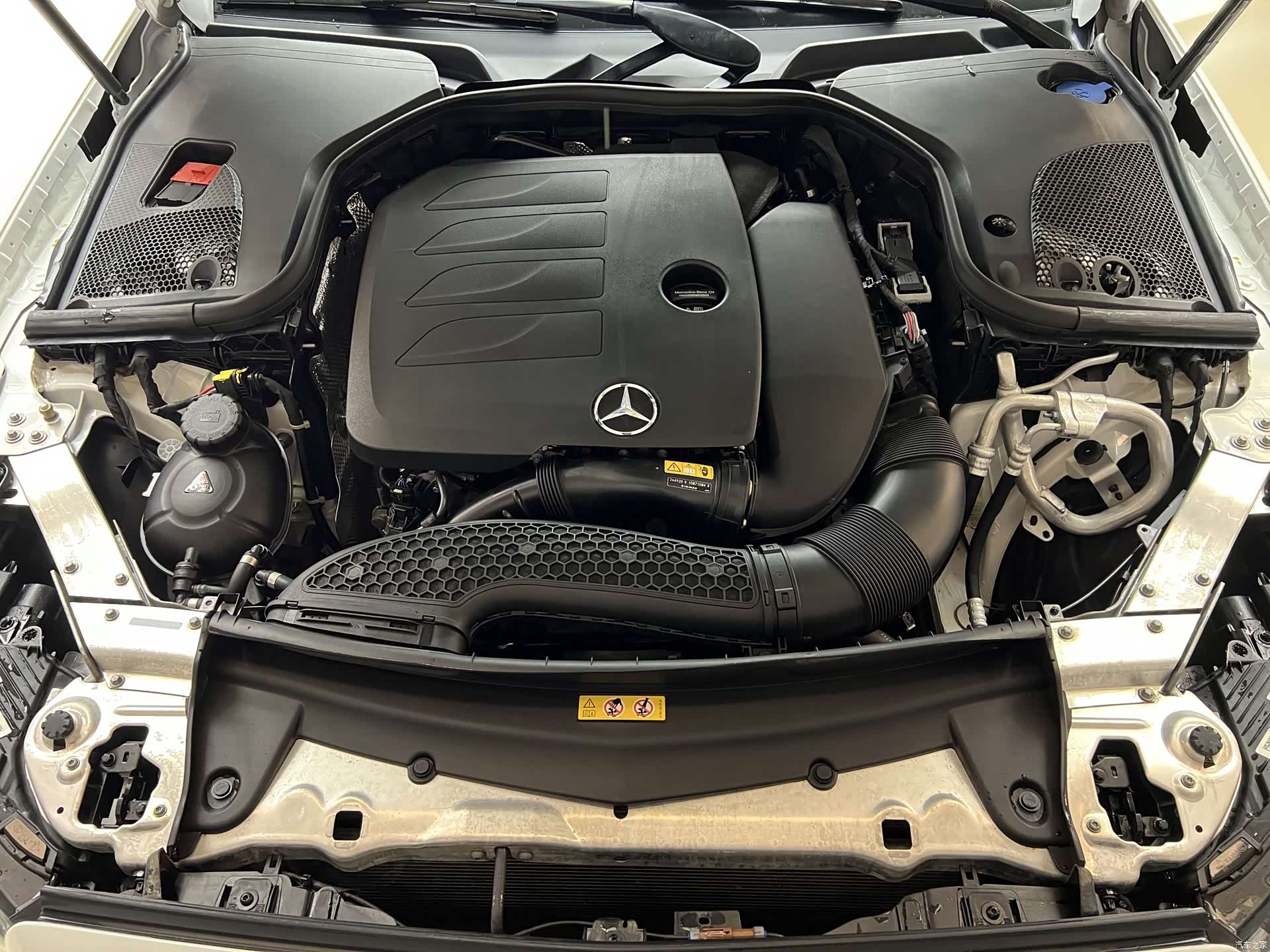 Mercedes-Benz E-Class, 2021 16