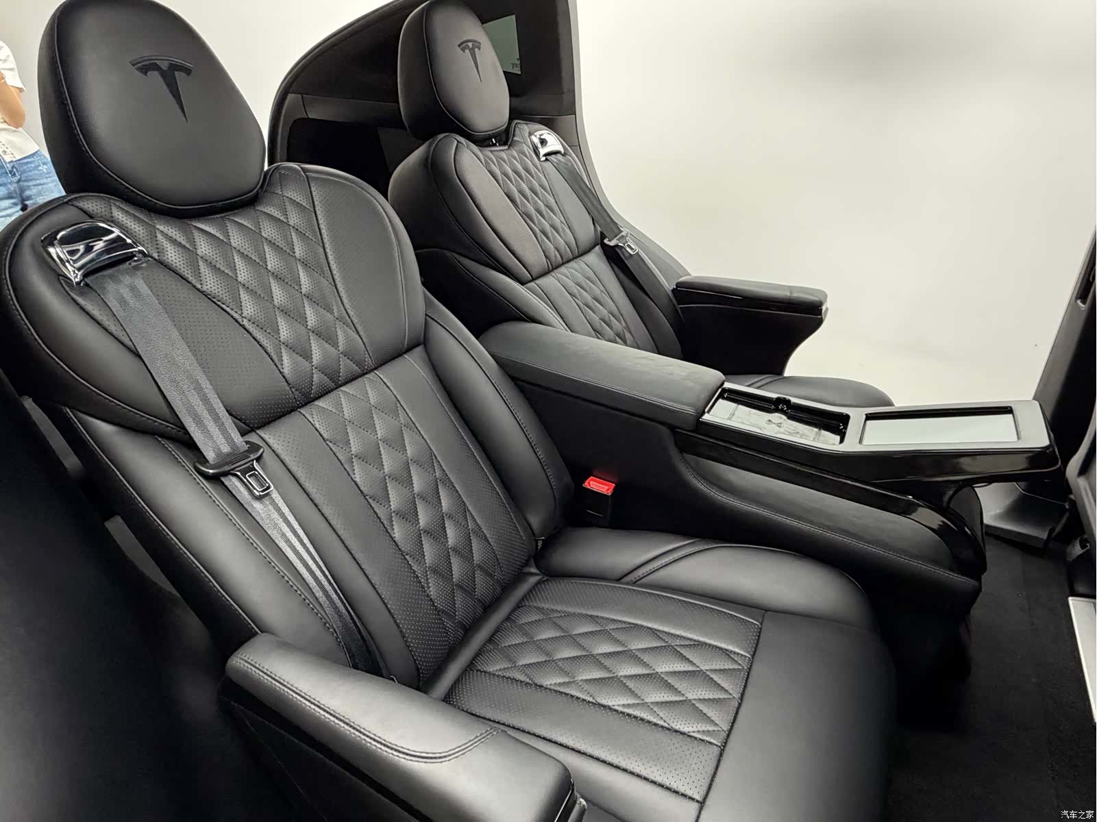 Tesla Model X, 2020 15
