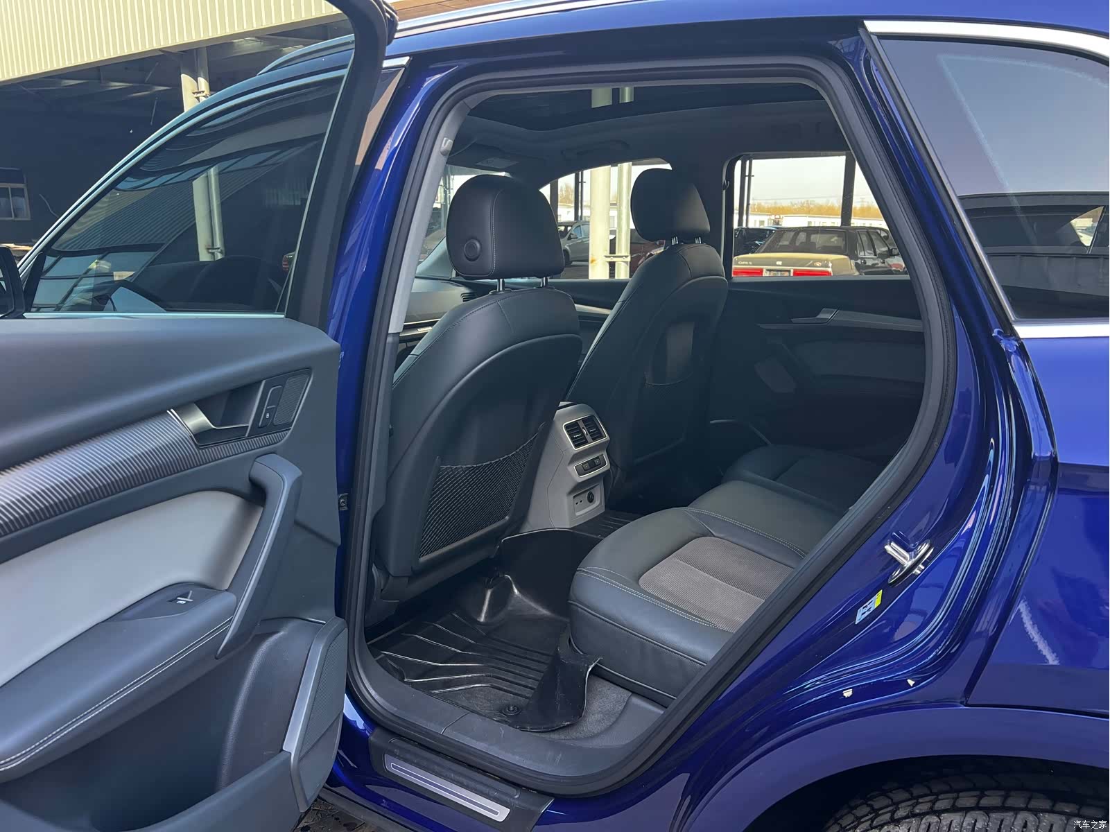 Audi Q5L, 2019 11
