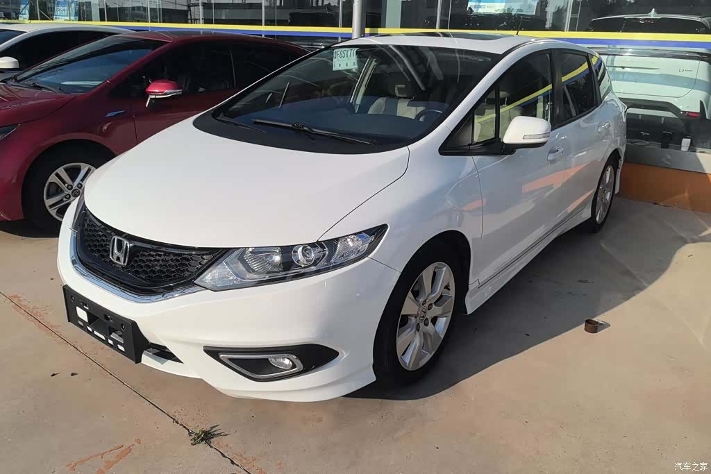 Honda Jade, 2014 1