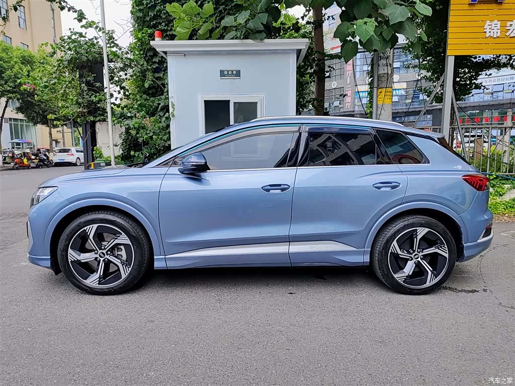 Audi Q4 e-tron, 2025 3