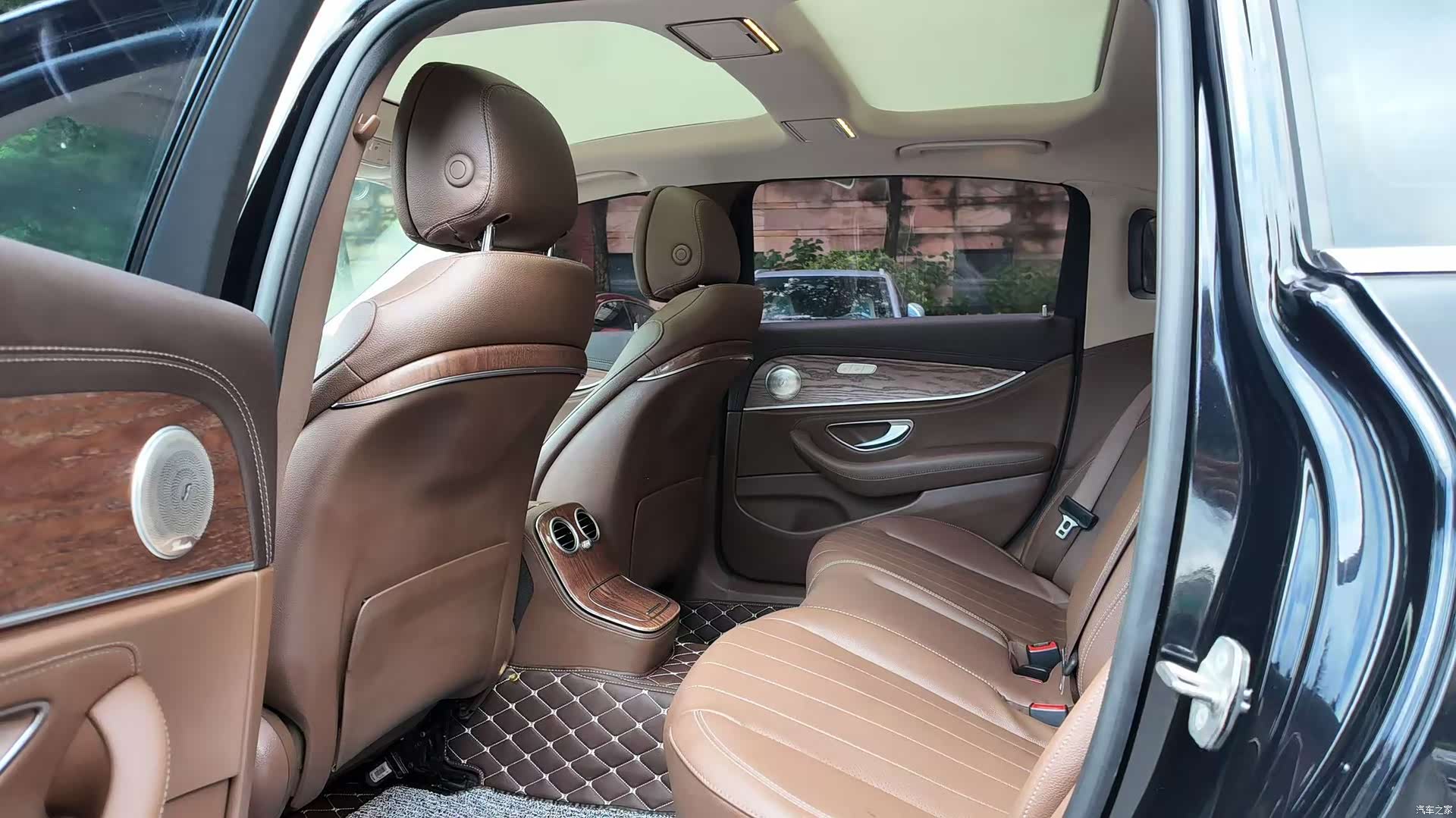 Mercedes-Benz E-Class, 2022 все фото