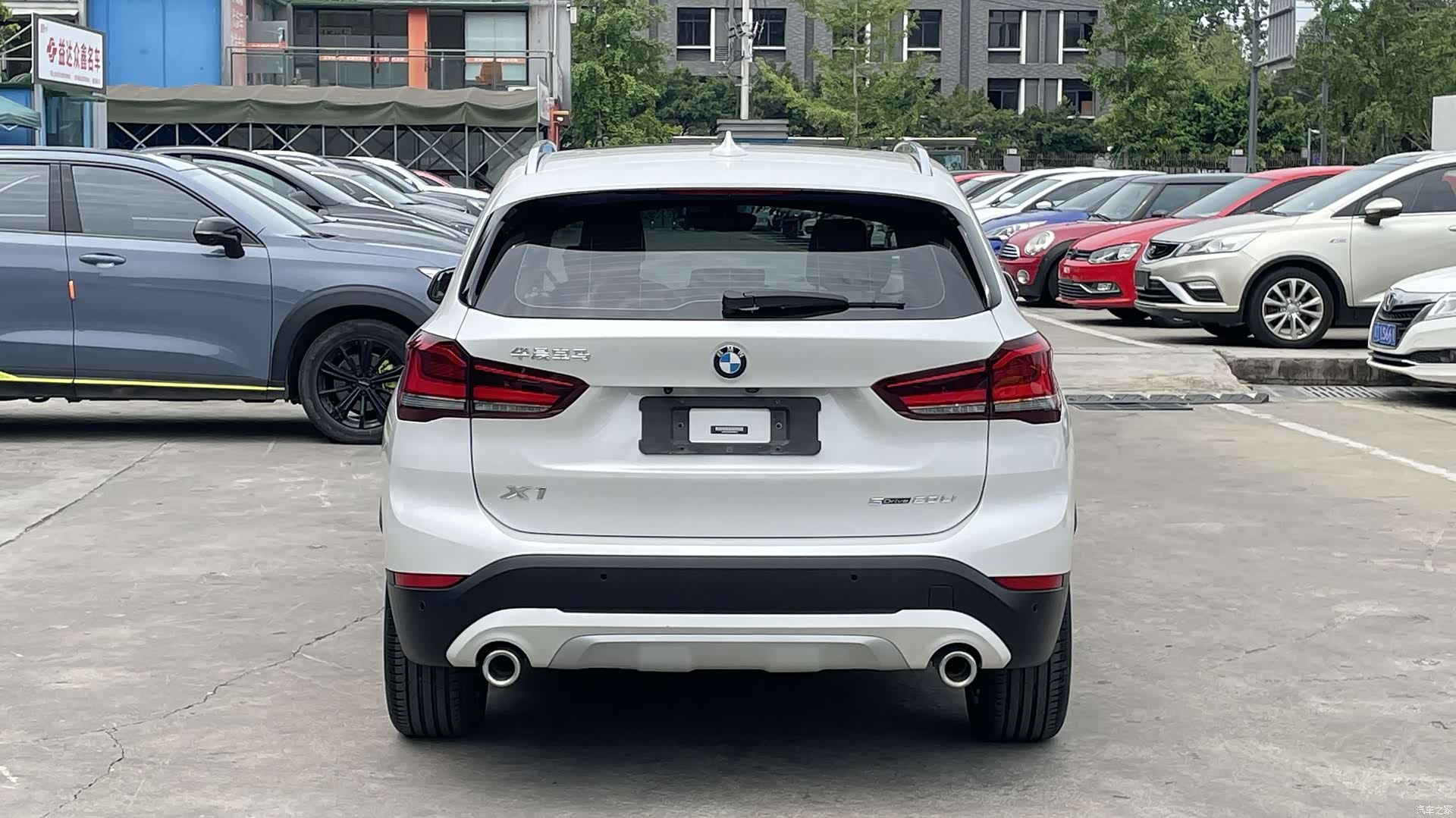 BMW X1, 2022 все фото