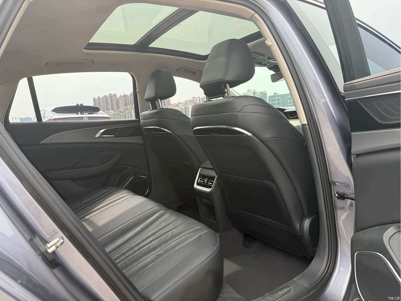 Hongqi H5, 2022 9