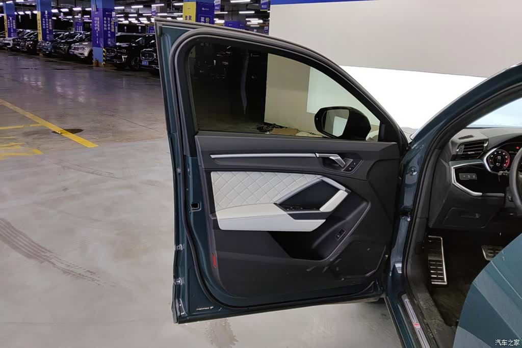 Audi Q3, 2023 7