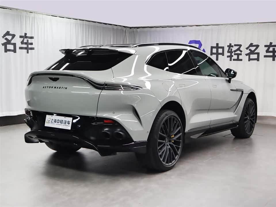Aston Martin DBX