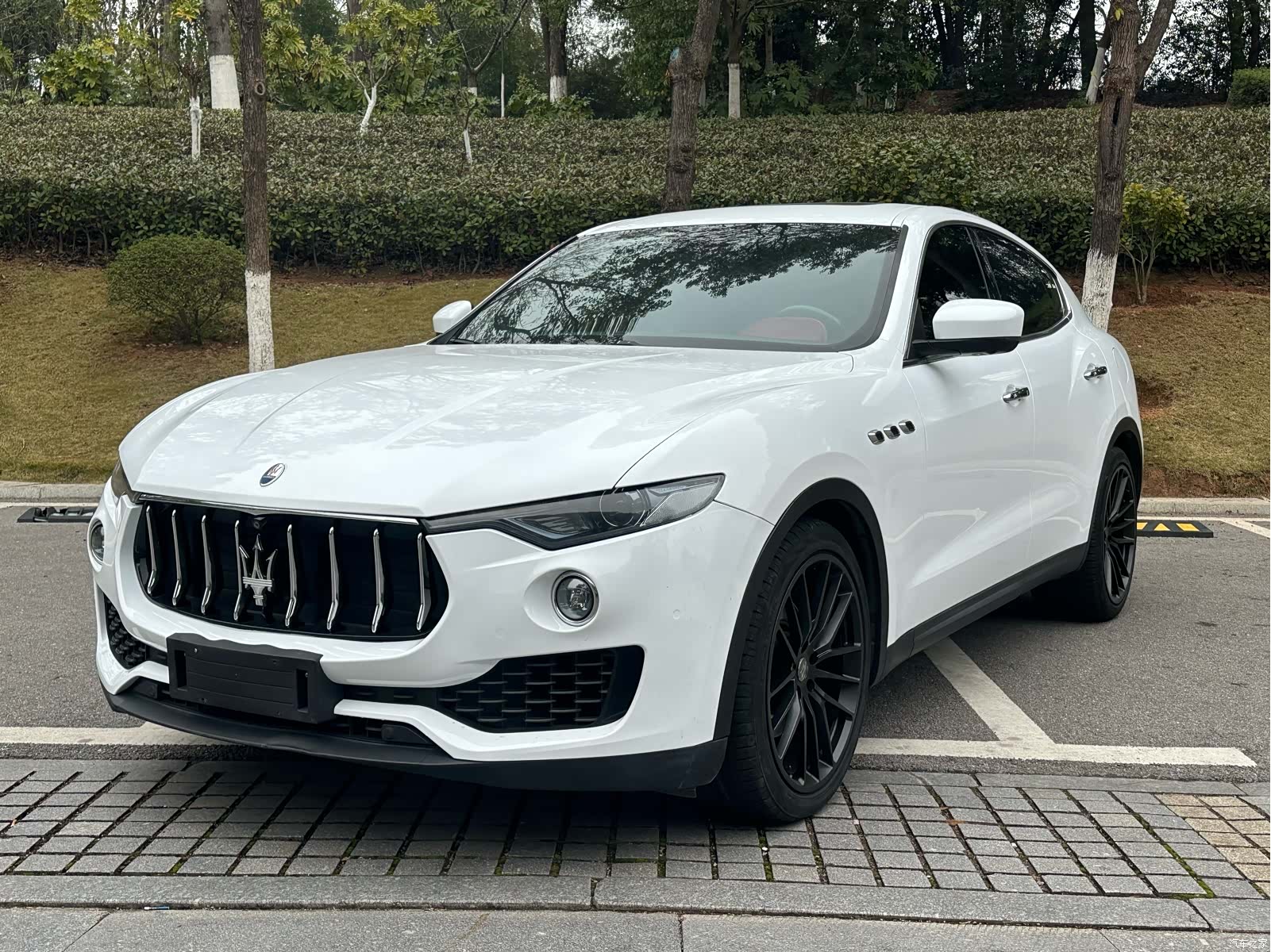 Maserati Levante, 2017 1