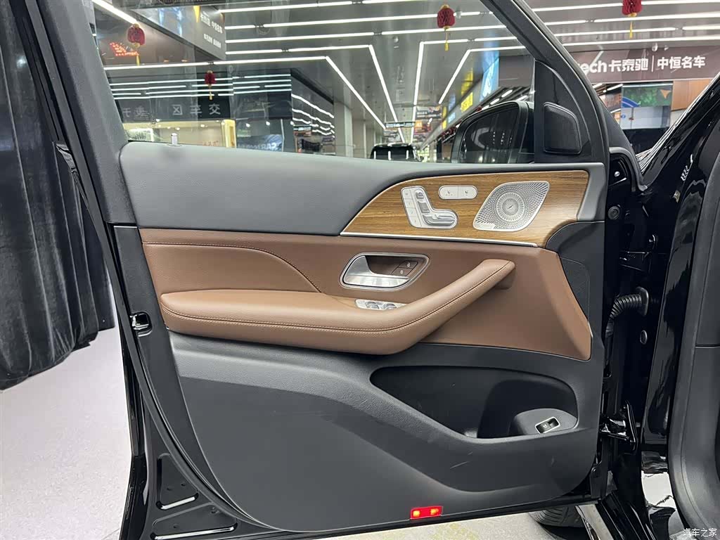 Mercedes-Benz GLE, 2024 15