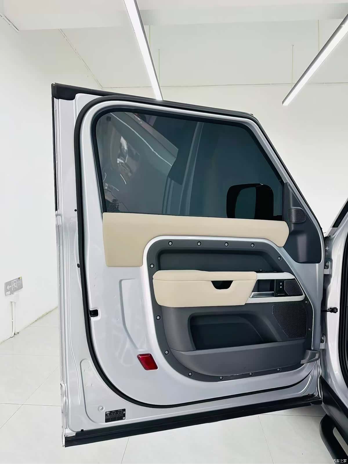Land Rover Defender, 2021 15