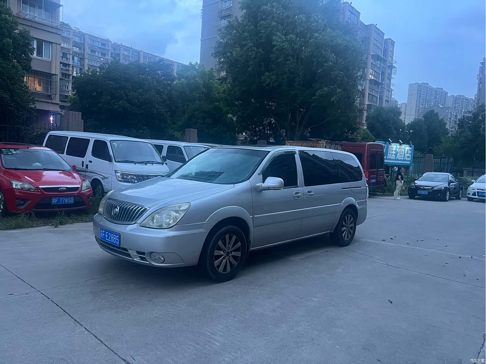 Buick GL8, 2015 1