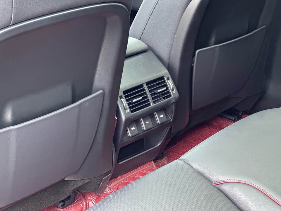 Land Rover Discover sources for sports