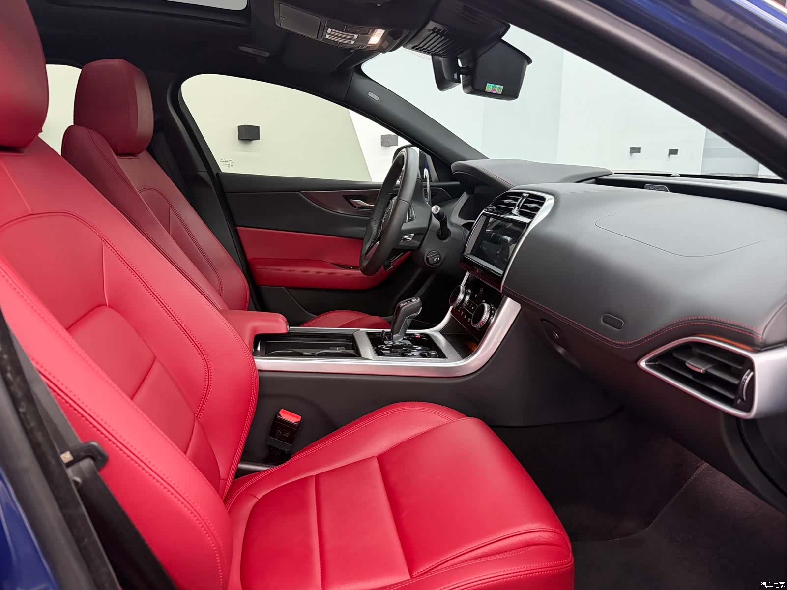 Land Rover XEL, 2021 8