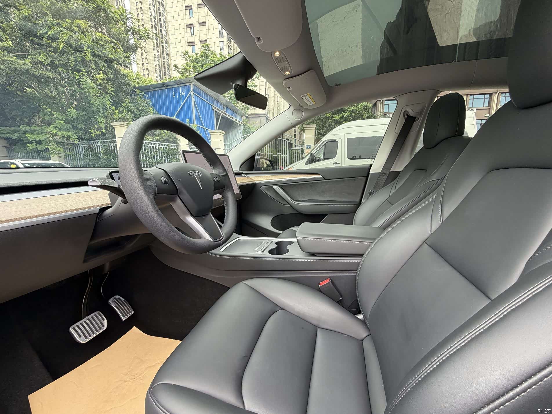 Tesla Model Y, 2021 4