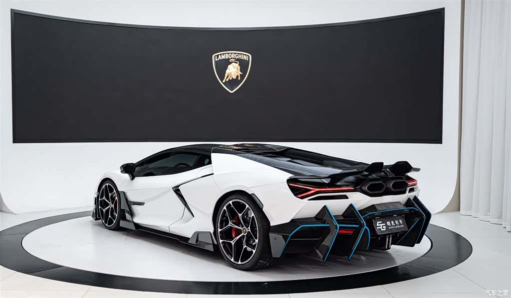 Lamborghini Revuelto, 2025 6
