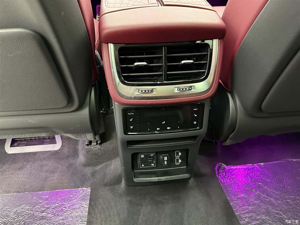 Hongqi E-HS9, 2023 14