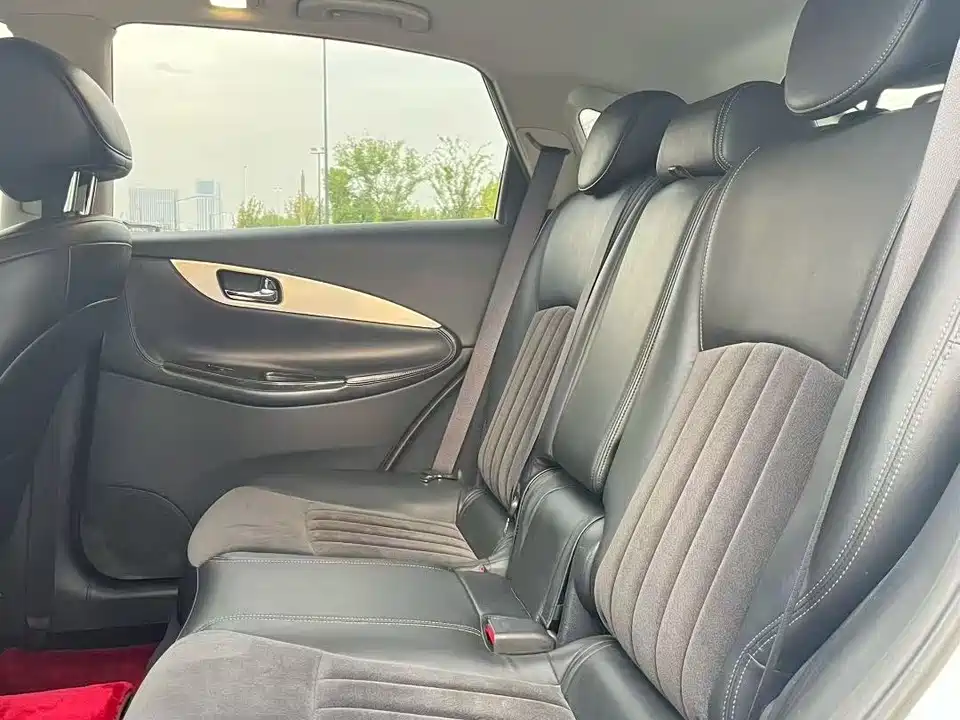 Infiniti QX50
