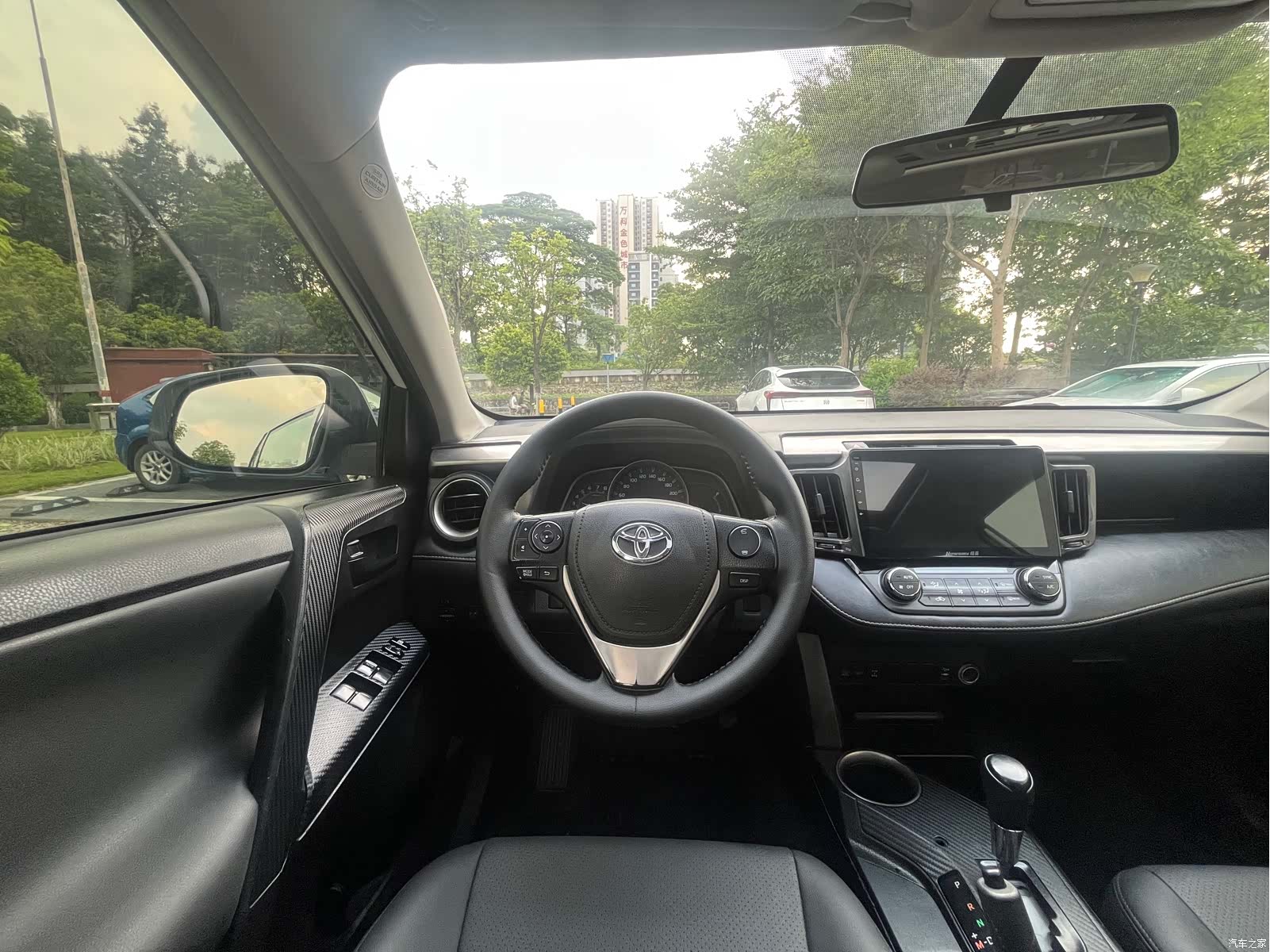 Toyota RAV4, 2014 8