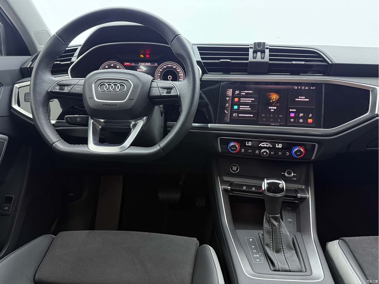 Audi Q3, 2022 11