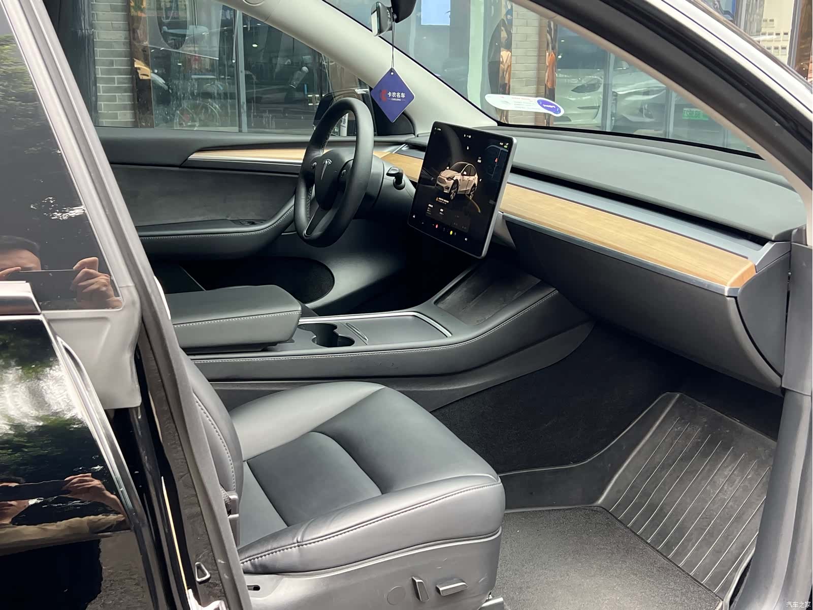 Tesla Model Y, 2022 4