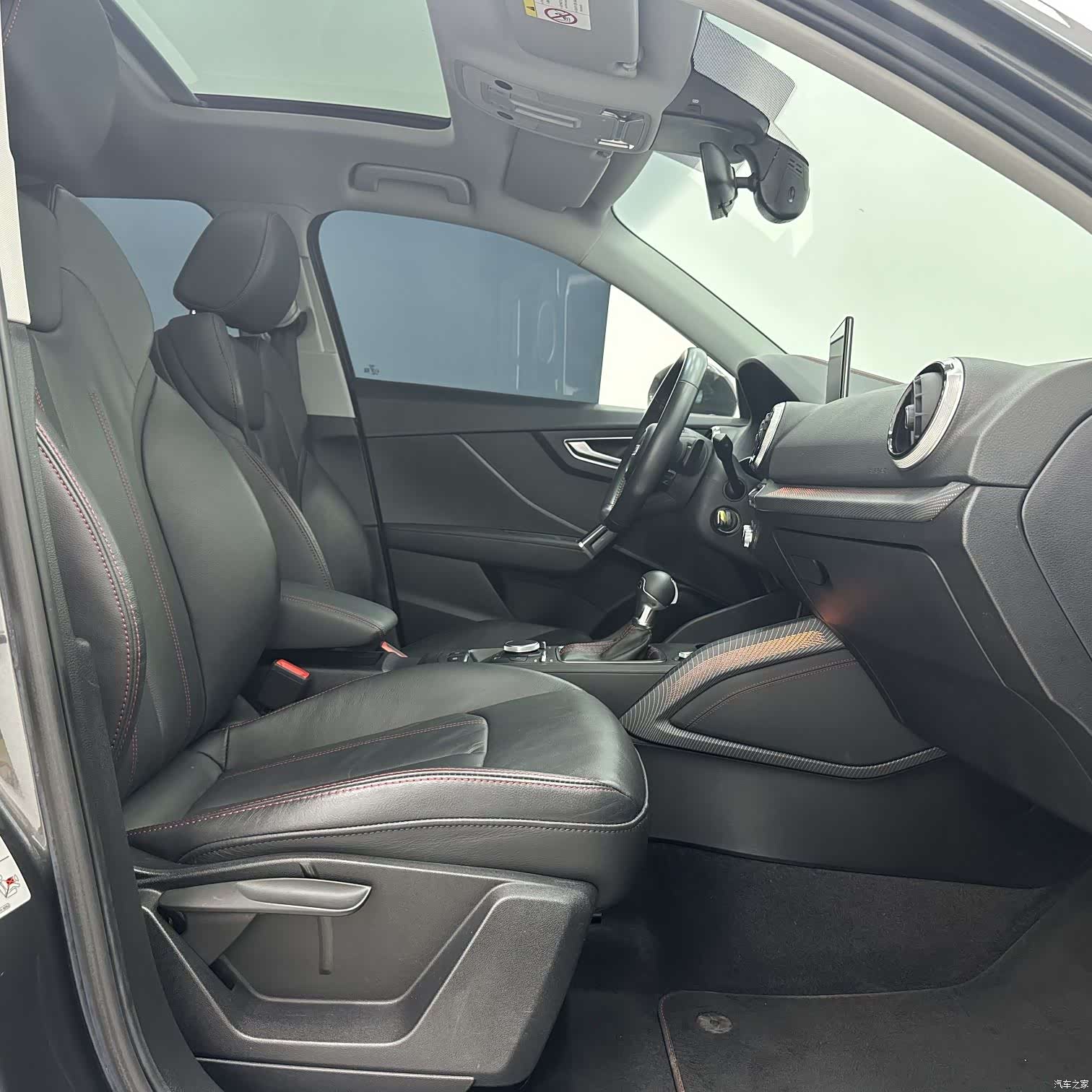 Audi Q2L, 2022 9