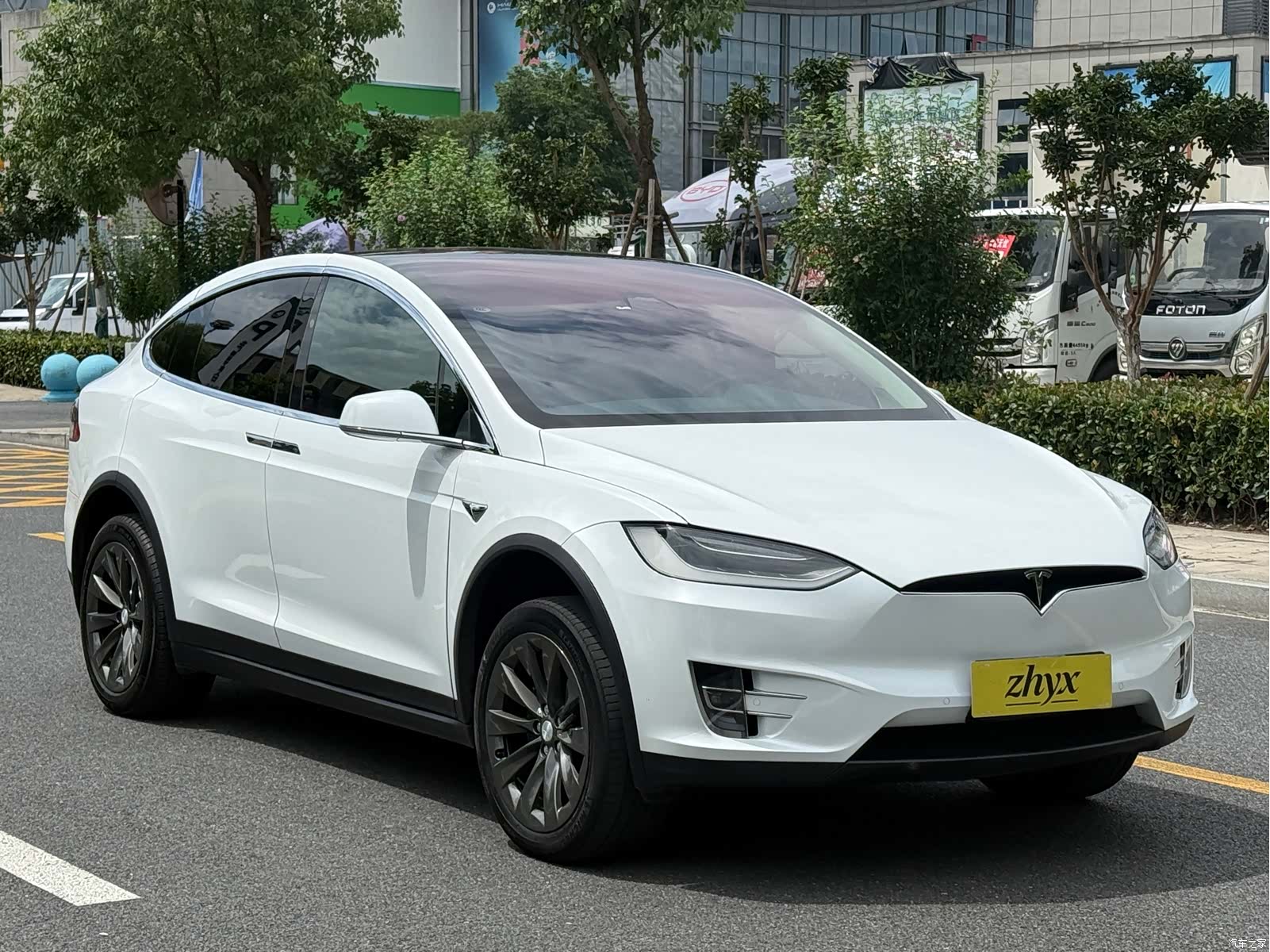 Tesla Model X, 2017 10