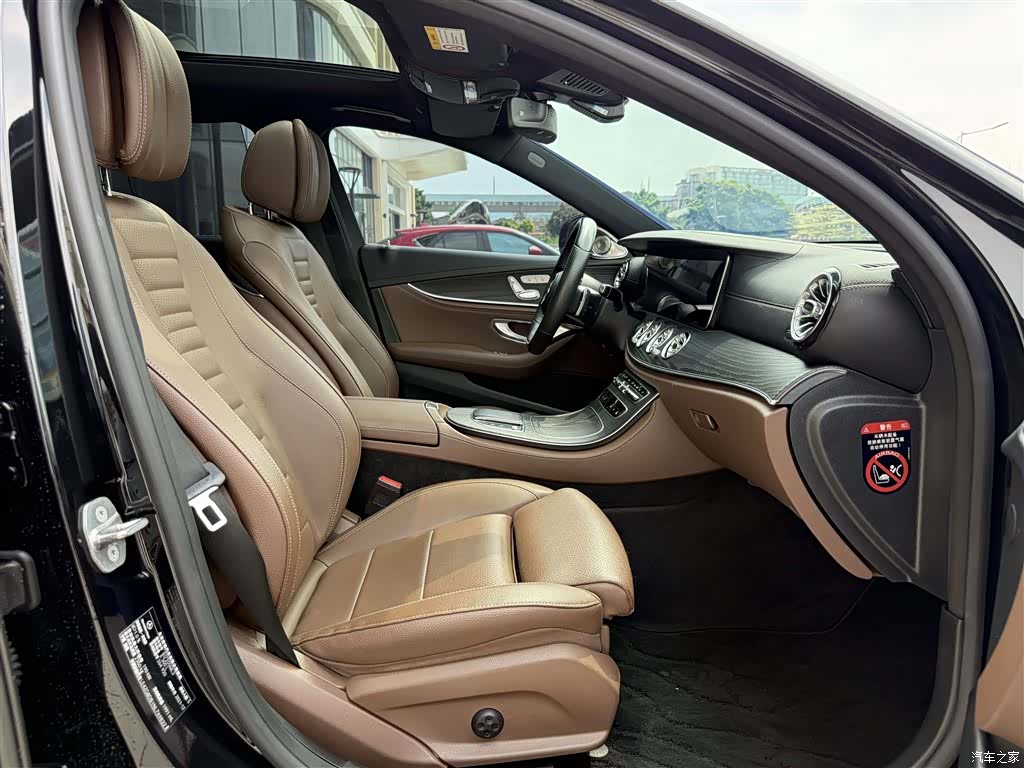 Mercedes-Benz E-Class, 2022 22