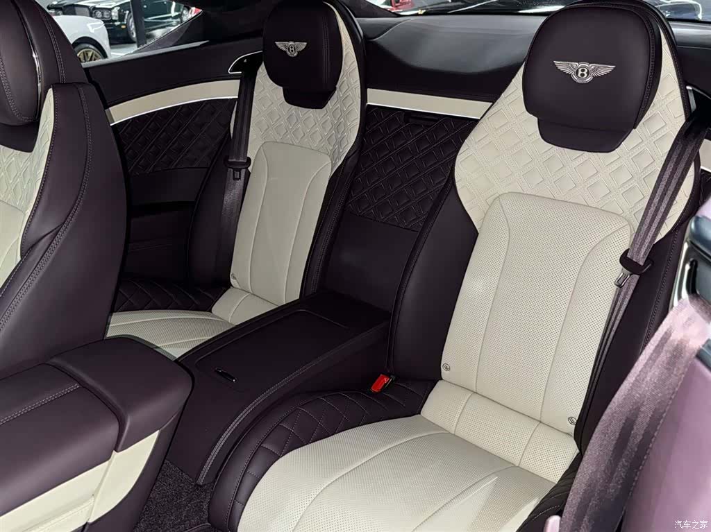 Bentley Continental GT, 2022 10