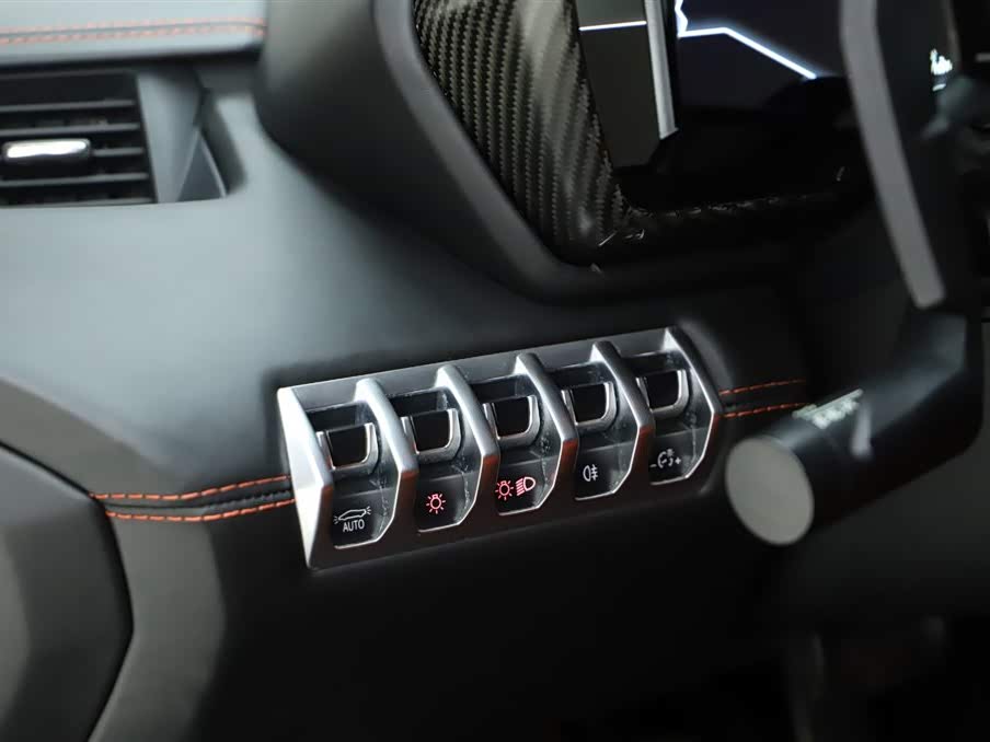 Lamborghini Aventador