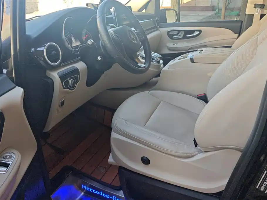 Mercedes-Benz V-class