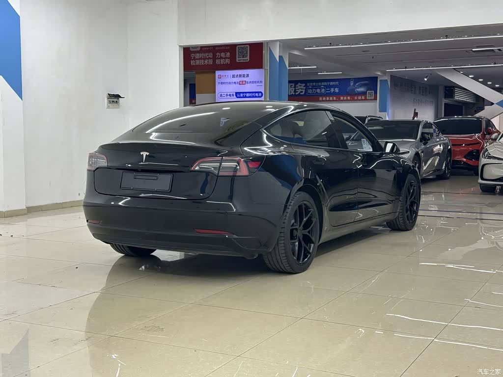 Tesla Model 3, 2022 4