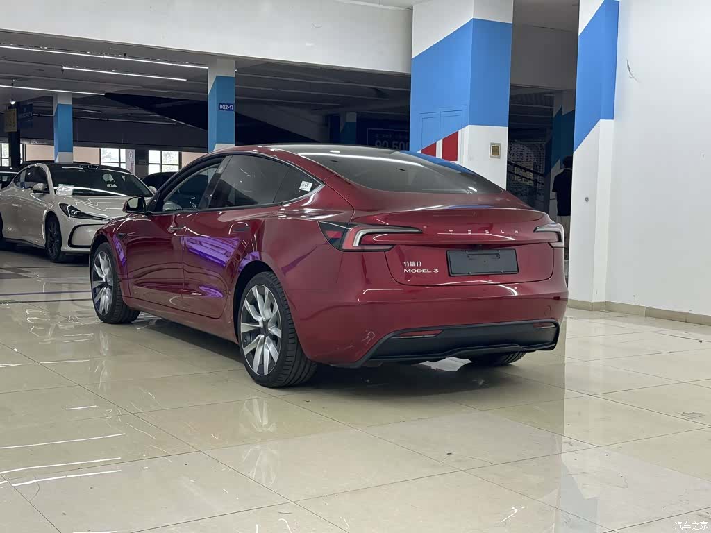 Tesla Model 3, 2024 все фото